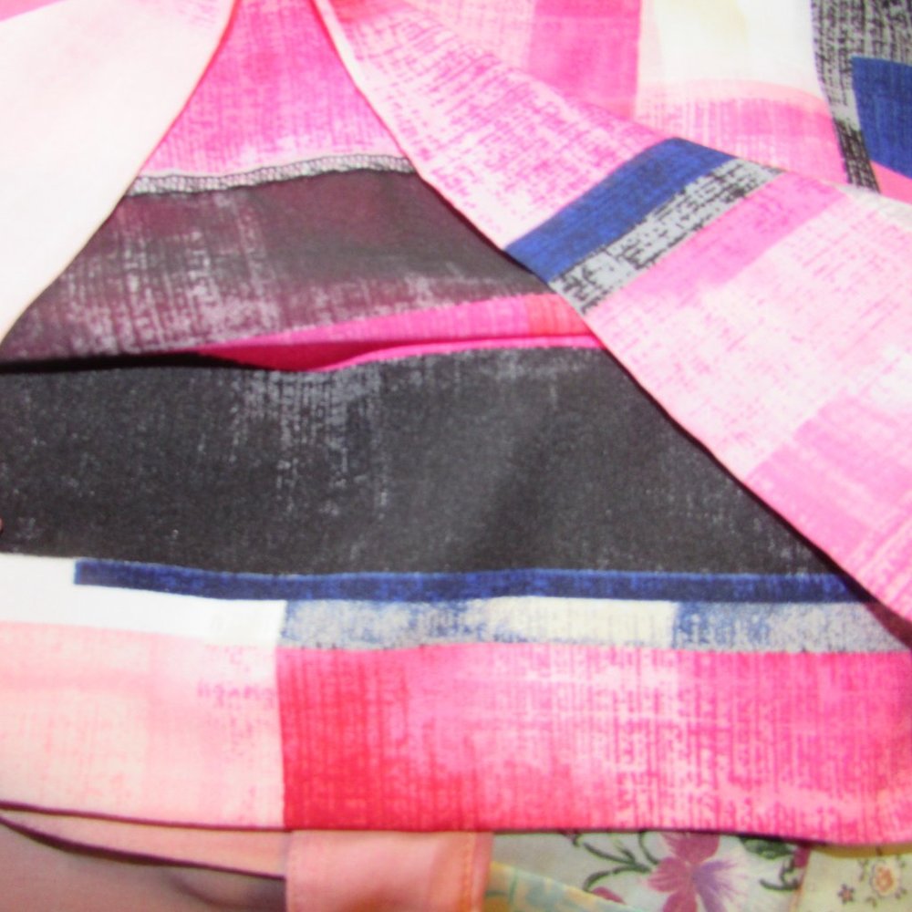 *5 for $25 bundle Item* WHBM Colorblock Printed Pencil Skirt - Picture 5 of 10